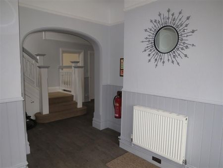 7 bedroom detached house to rent - Photo 3