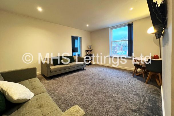 3 Bedroom Flat for rent in Back Regent Park Terrace - Photo 1
