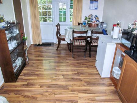 4 bedroom terraced house to rent - Photo 2