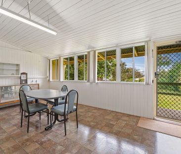 3 Bedroom Queenslander - Great Location - Photo 6