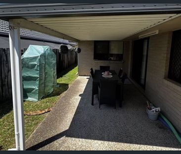 25 Orangetip Crescent, Calamvale, Qld 4116 - Photo 3