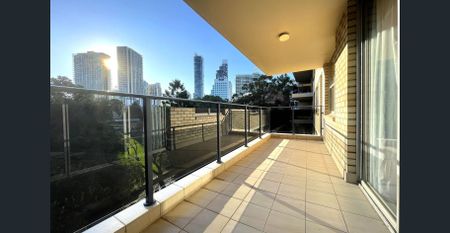 BRIGHT APARTMENT IN PRIME CHATSWOOD LOCATION - Photo 4