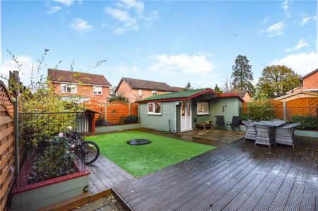 4 bedroom detached house to rent - Photo 2