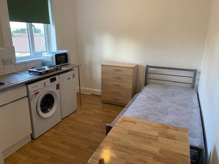 Studio to rent - Photo 3