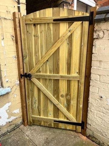 3 bedroom terraced house to rent - Photo 3