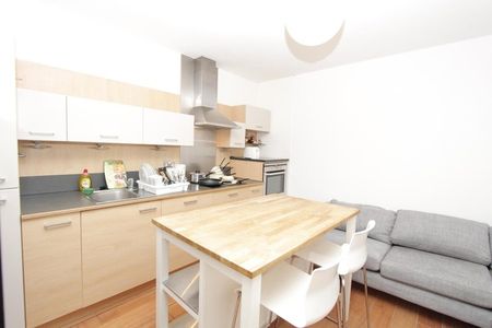 Room in a Shared Flat, Farnsworth Court, SE10 - Photo 4