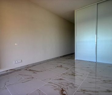 ROQUEBRUNE "Cabbé" Superbe 3 Pièces | Vue mer | Garage - Photo 4