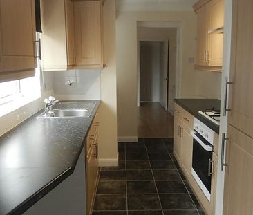 Terraced House to rent on - Photo 3