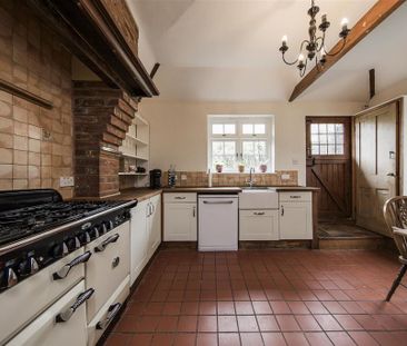 5 bedroom detached house to rent - Photo 3