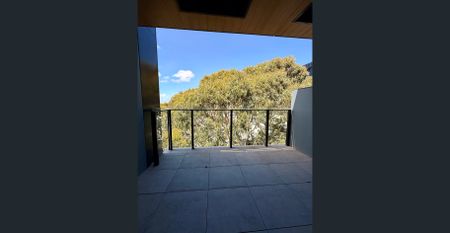 MODERN APARTMENT LIVING IN THE HEART OF SUNSHINE - Photo 2