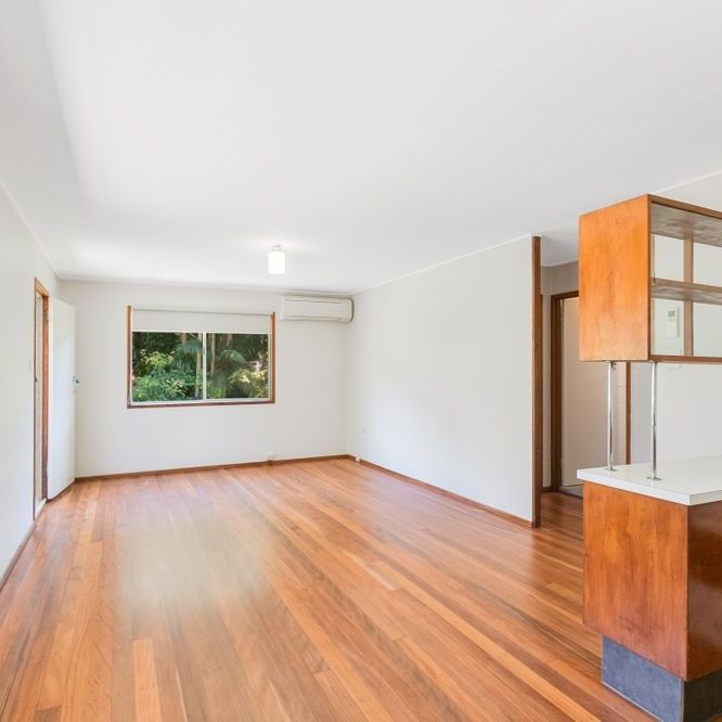 CENTRAL COOLANGATTA - TWO BEDROOM UNIT - Photo 1