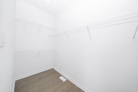 For Lease - 3430 Braeside Way, Pickering, Ontario - Photo 2