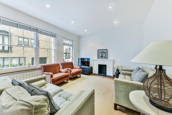 2 bedroom mews to rent - Photo 1