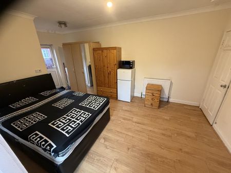 House share to rent - Photo 5