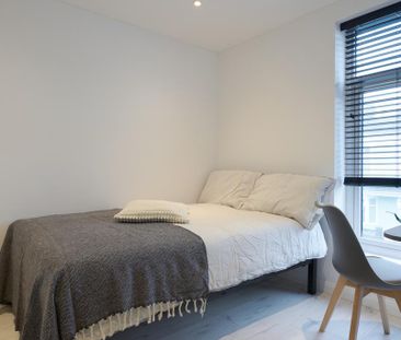 6 bedroom semi-detached house to rent - Photo 4