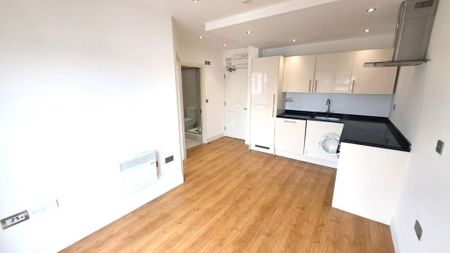 1 bedroom flat to rent - Photo 2