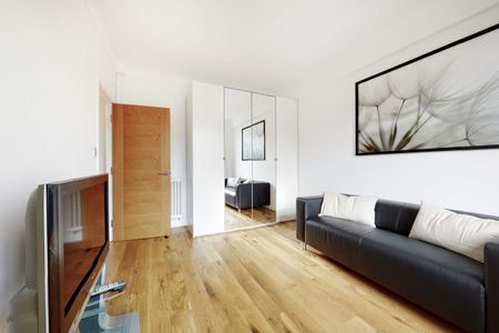 Mortimer Court, Abbey Road, NW8 - Photo 2