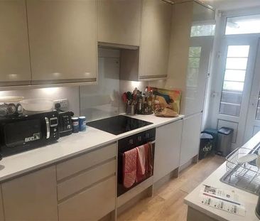 Room in a Shared Flat, Streatham High Road, SW16 - Photo 4