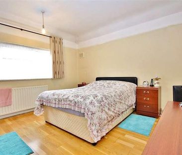 Nursery Road, Knaphill, Woking, Surrey, GU21 - Photo 4