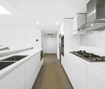 Waterfront Lifestyle | Picturesque Bay, City and Shipwreck Views - Photo 6