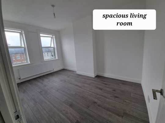 2 Bed Flat, Pinner Road, HA1 - Photo 1