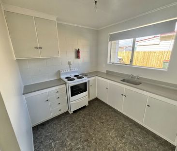 2/46 Awamutu Grove, Waiwhetu - Photo 2