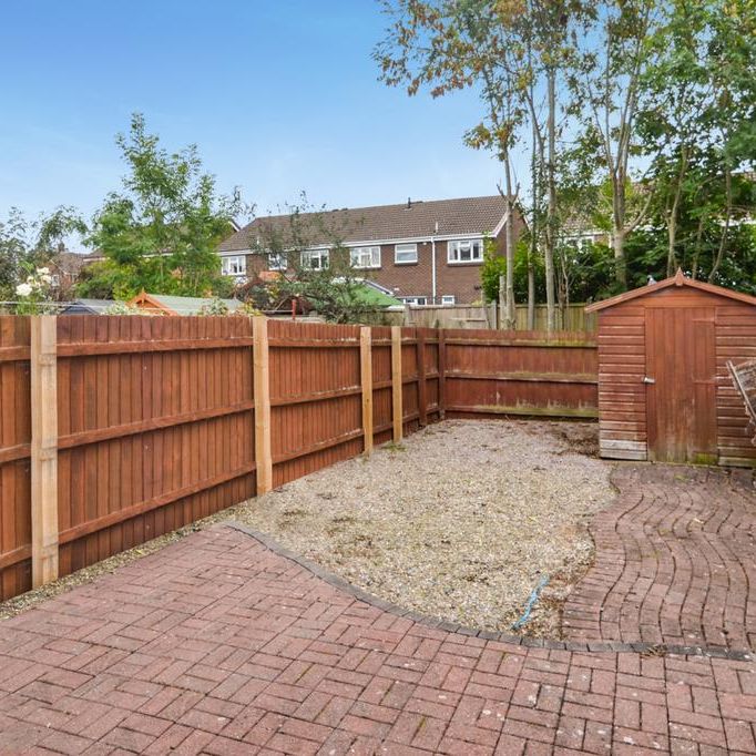 3 bedroom end of terrace house to rent - Photo 1