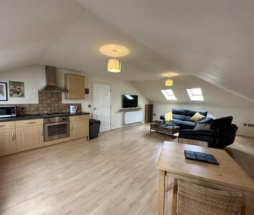 Riverside Court, Rock Ferry - Photo 4