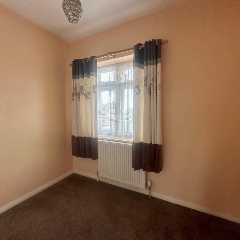 3 bedroom end of terrace house to rent - Photo 1