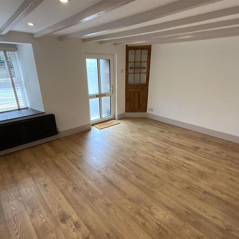 2 bedroom cottage to rent - Photo 1