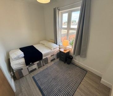 1 bedroom in a house share to rent - Photo 6