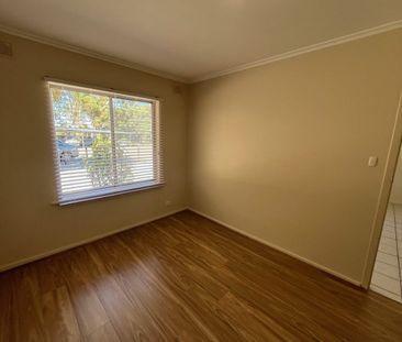 Low Maintenance Apartment - Ideal Location - Photo 3
