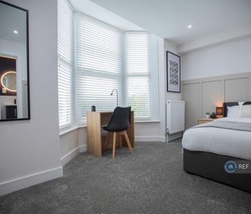 1 bedroom in a house share to rent - Photo 4