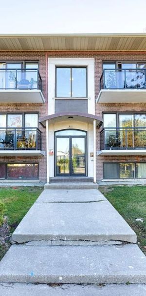 Whitehall Apartments - Photo 1