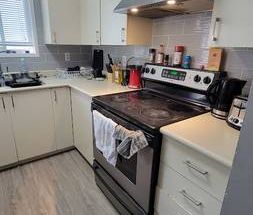 Upper level 3 bed, 1 bath fourplex - Photo 1