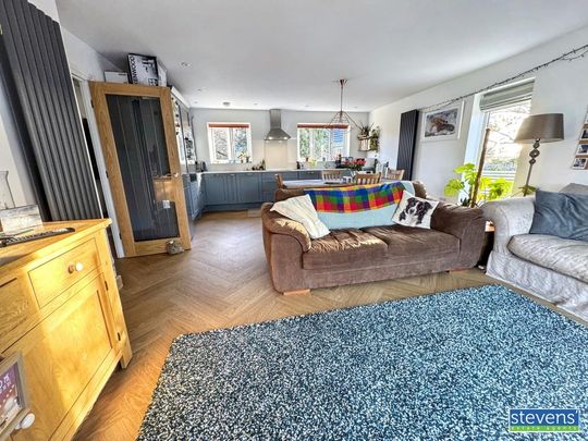 3 bedroom detached bungalow to rent - Photo 1