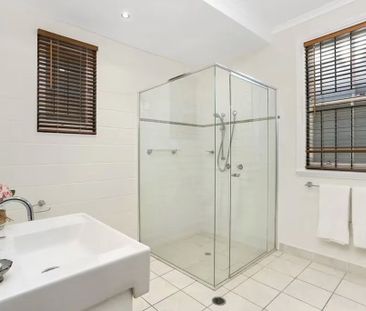 Paddington - Photo 1