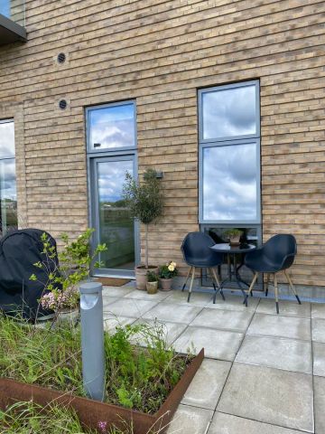 Moderne lejlighed med udsigt og privat terrasse - Photo 5