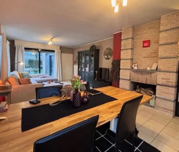 Ruime hoekwoning met terras, tuin en garage. - Foto 3