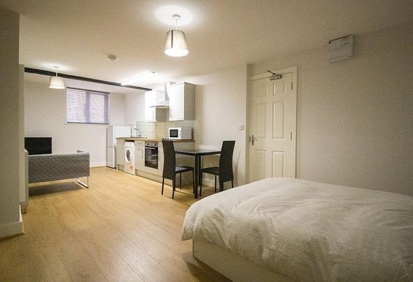 Studio to rent - Photo 1