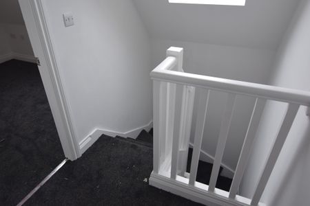 To Let 2 Bed Apartment - Photo 4