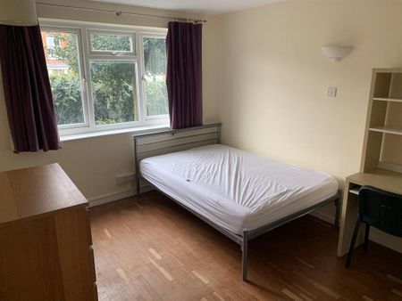 4 bedroom flat to rent - Photo 4