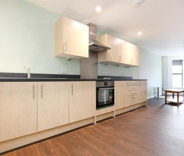2 bed apartment to rent in Warton Terrace, Heaton, NE6 - Photo 3