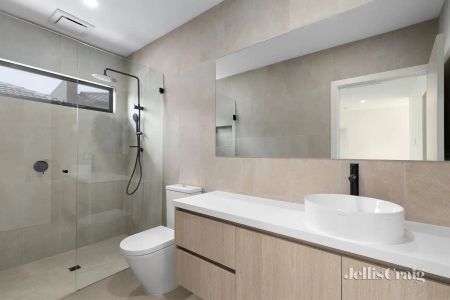 “Stylish and Near-New Townhouse” - Photo 5