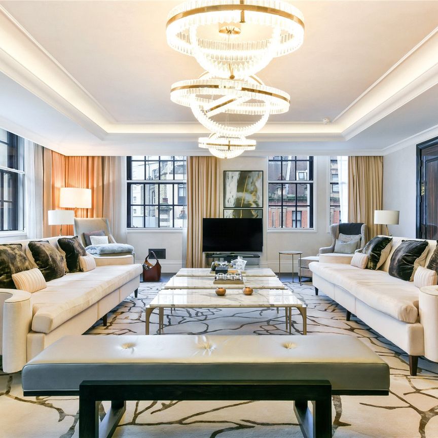 An Exclusive Three Bedroom Apartment in the Corinthia Residences - Photo 1