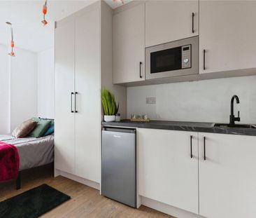 Mount Park Crescent, Ealing, W5 2RR - Photo 1