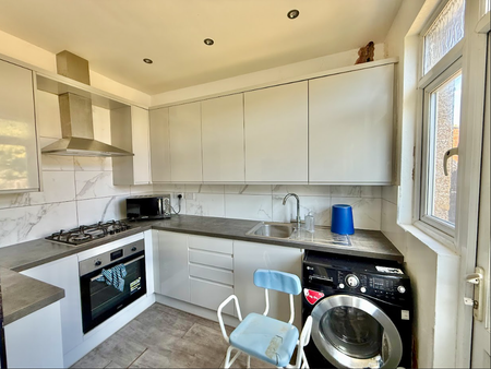 3 bedroom terraced house to rent - Photo 5