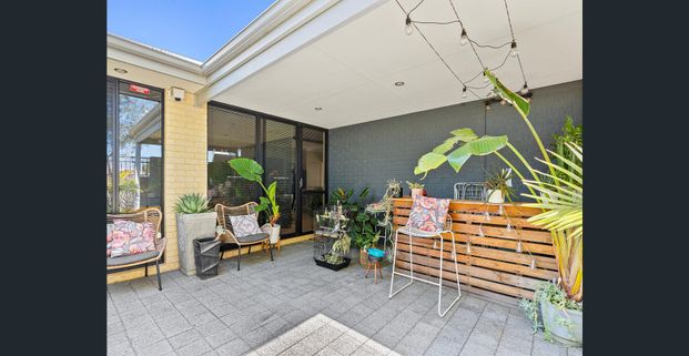 Modern 3-bedroom Home in a Secure Complex! - Photo 1