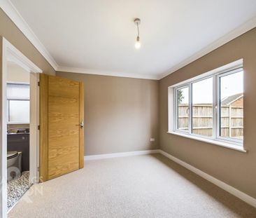 3 bedroom detached bungalow to rent - Photo 4