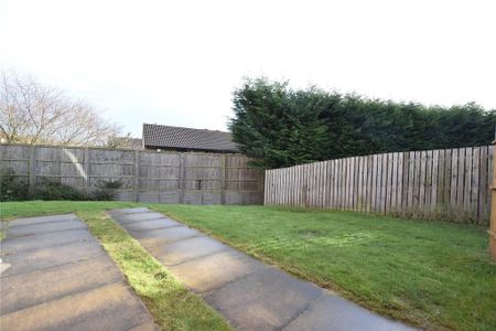 3 bedroom semi-detached house to rent - Photo 4